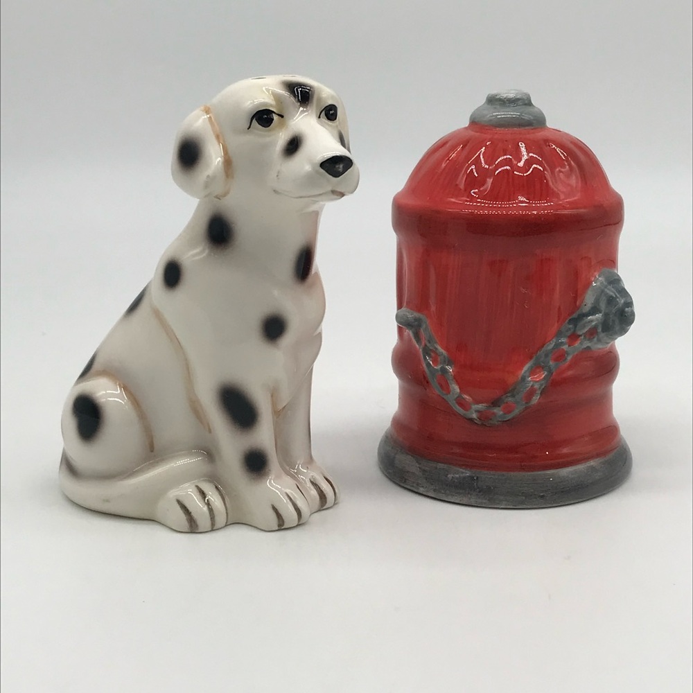 Salt and Pepper shaker, Dalmatian and Hydrant. Vintage
